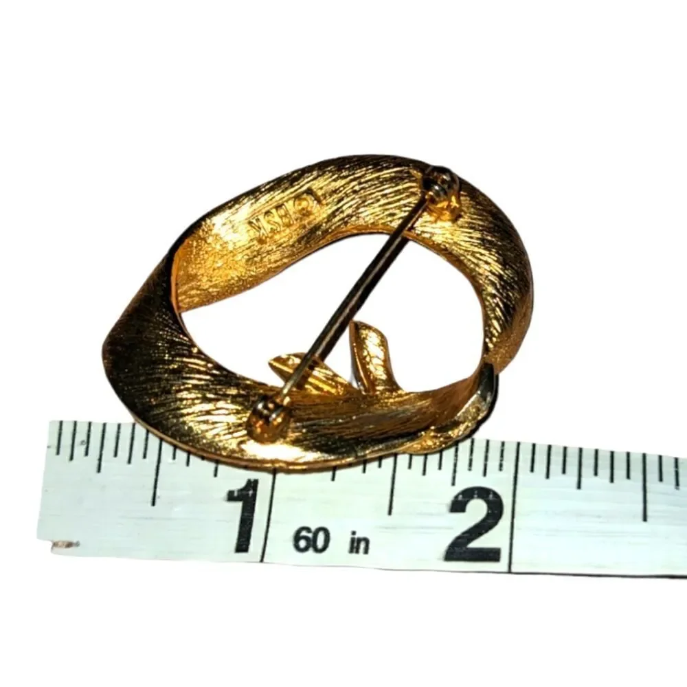 ‎BSN vintage gold tone and rhinestone brooch